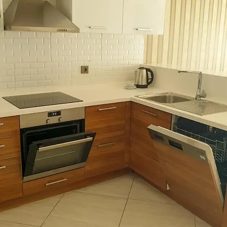 1+1 With Amazing View Close To Mall&carrefour * Istanbul